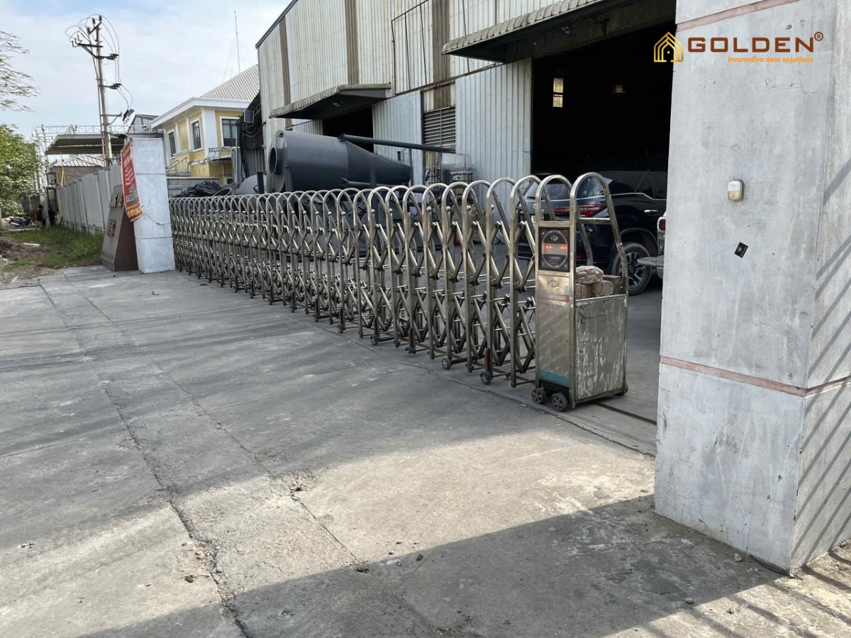 Cấu tạo cổng xếp có ray