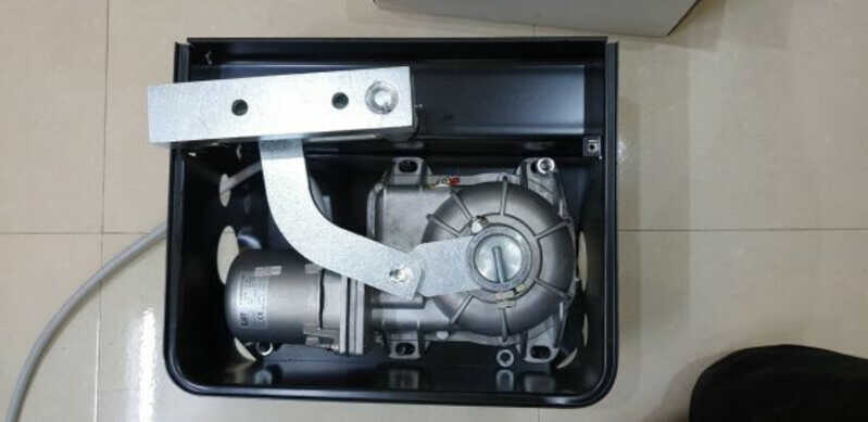 Motor âm sàn TAU R40 đảm bảo hoạt động 24/24h an toàn và ổn định. 