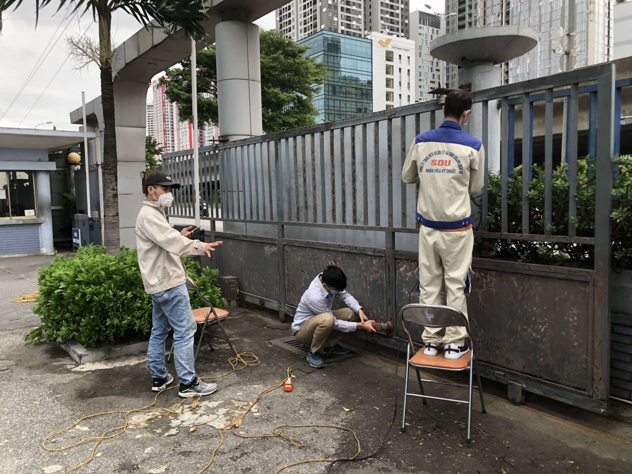 Lắp đặt barie tại Cục Đăng Kiểm 