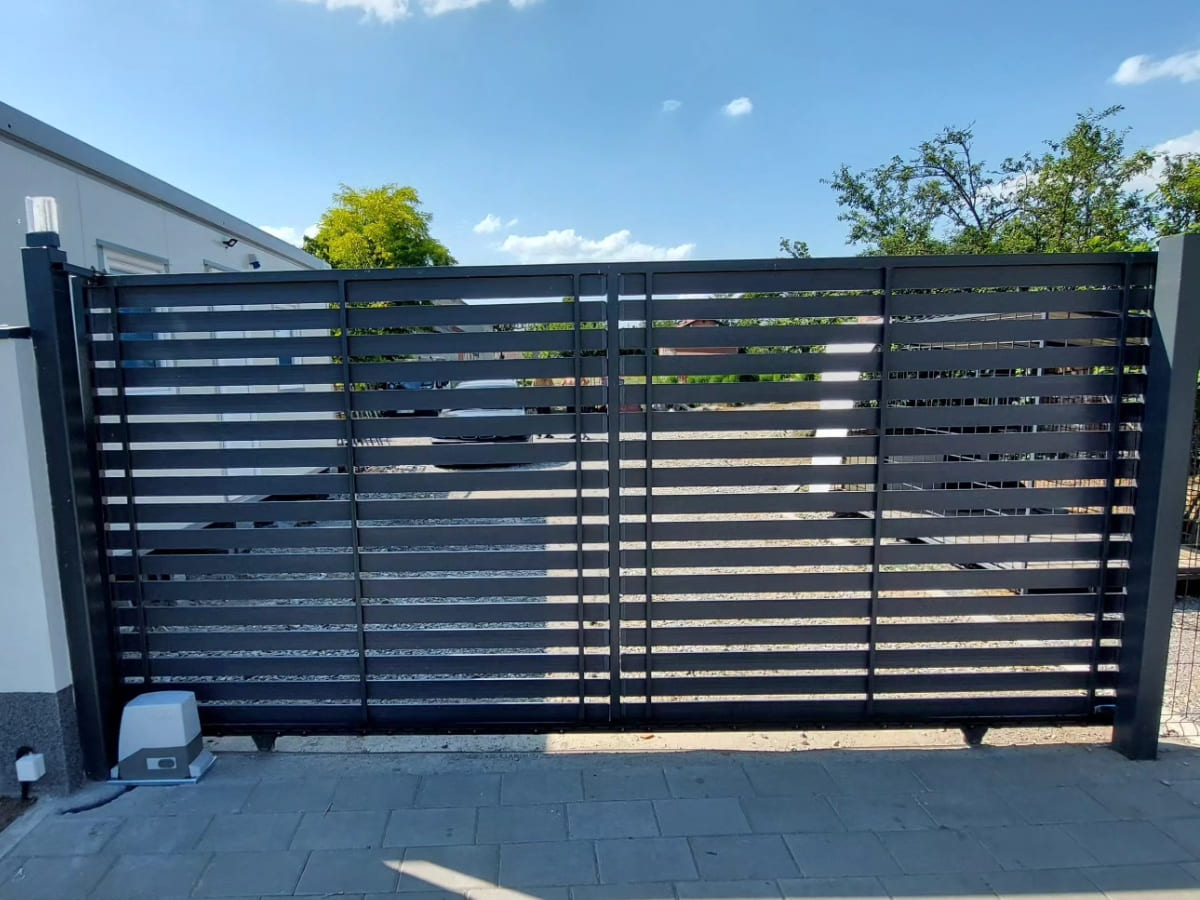 TOP 20+ mẫu cửa cổng lùa 1 cánh trượt ngang đẹp nhất 2025 4 Mẫu cửa cổng lùa 1 cánh đơn giản đẹp