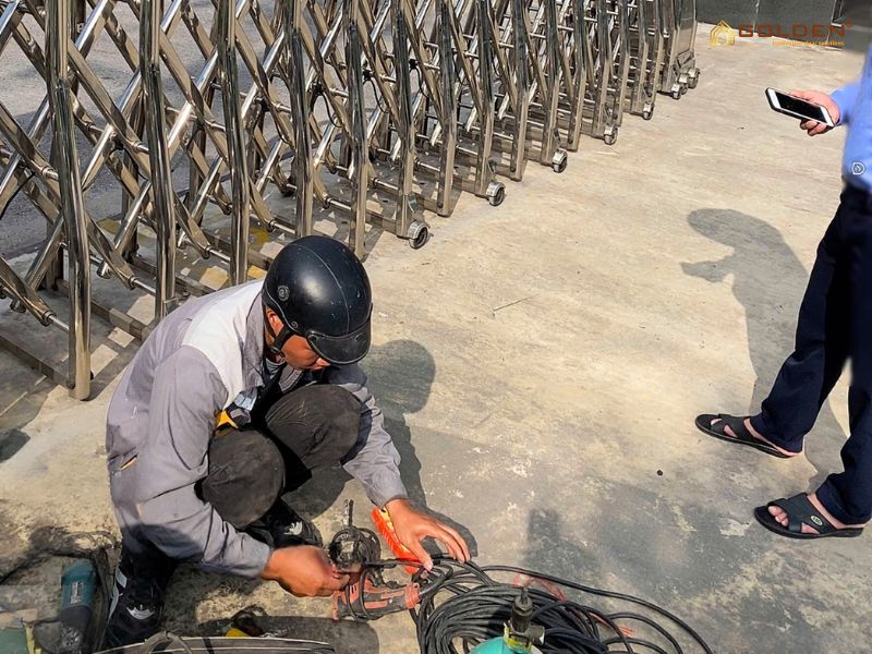 Lắp đặt cổng xếp tại Cần Thơ
