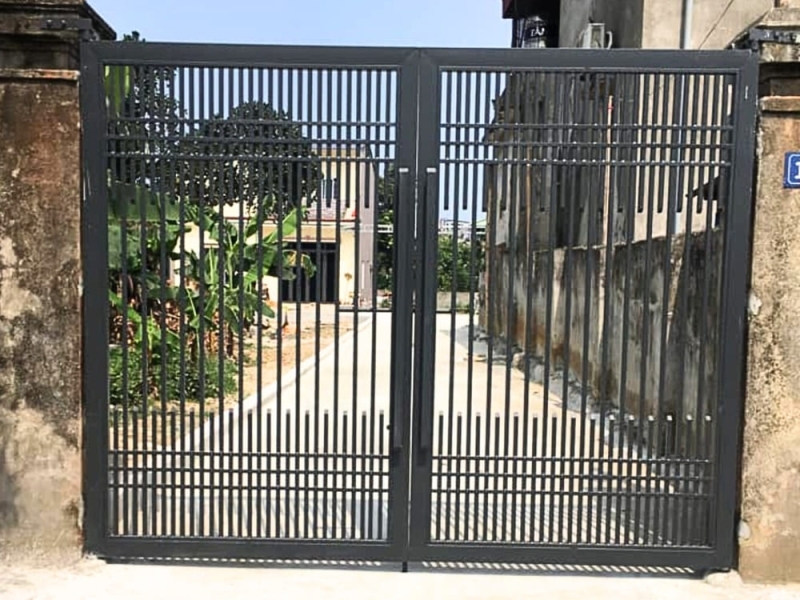 Mẫu cửa cổng sắt hộp 2 cánh đơn giản
