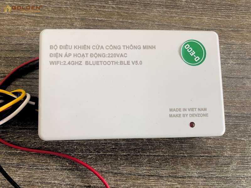 Hình ảnh mặt trước bộ Smartwifi Devzone cho cổng tự động