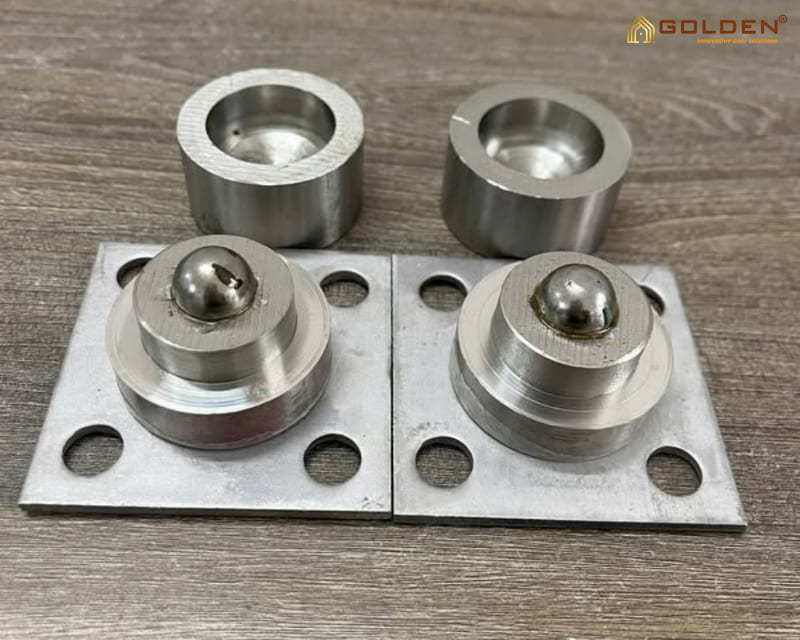 Bản lề cối dưới có bi xoay 360 độ được hàn sẵn đế