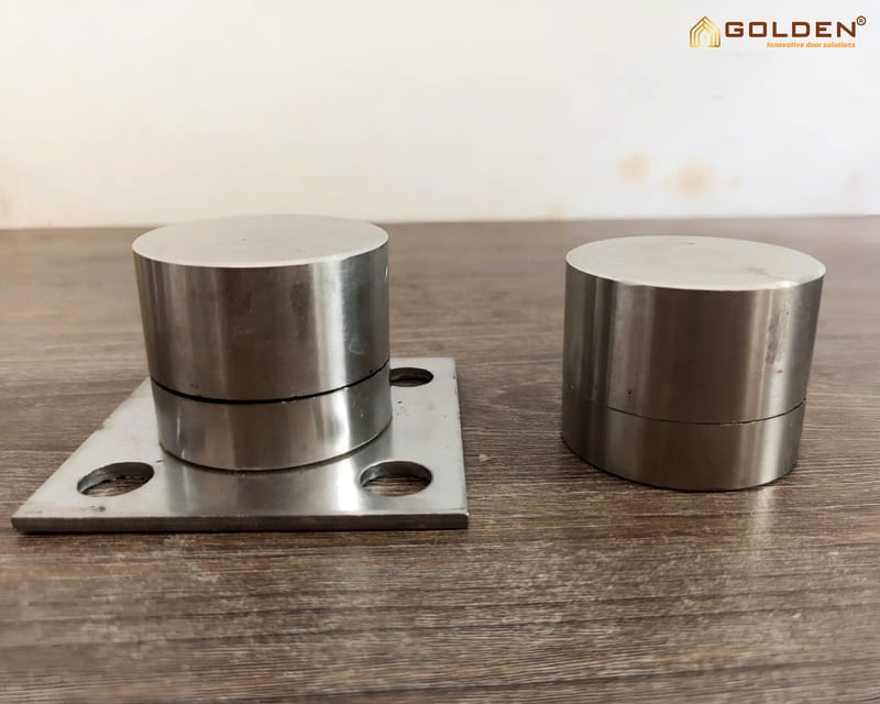 Cả bộ bản lề cối D45 bao gồm bản lề cối dưới có đế và bản lề cối trên