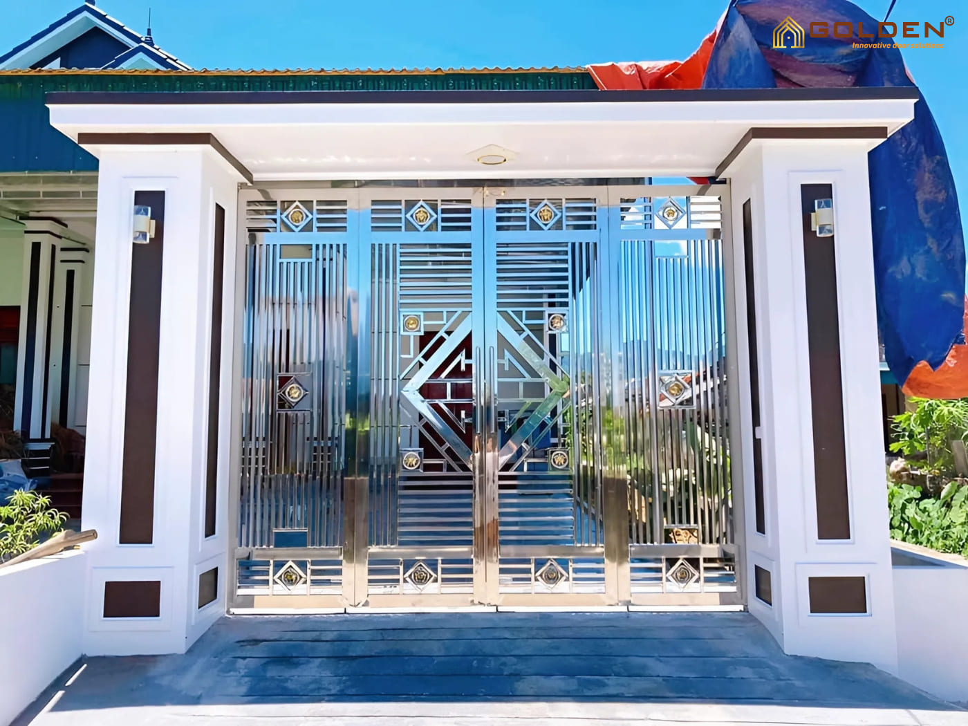 Cửa cổng inox 4 cánh bền đẹp