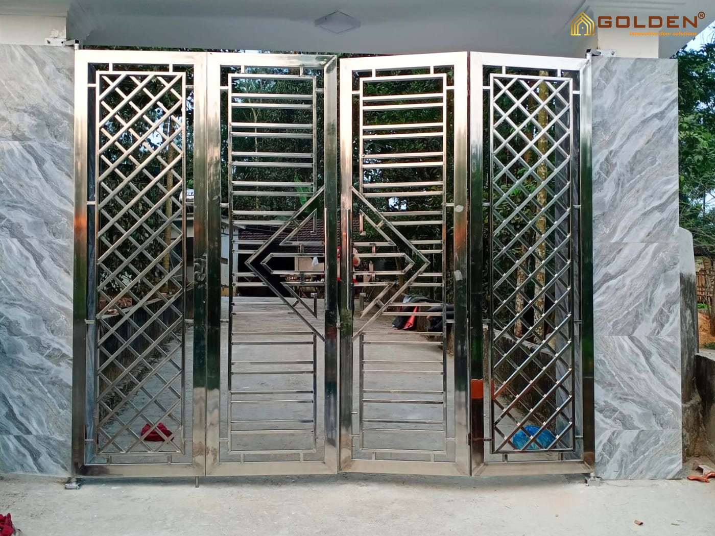 Cửa cổng inox 4 cánh chữ thọ đẹp