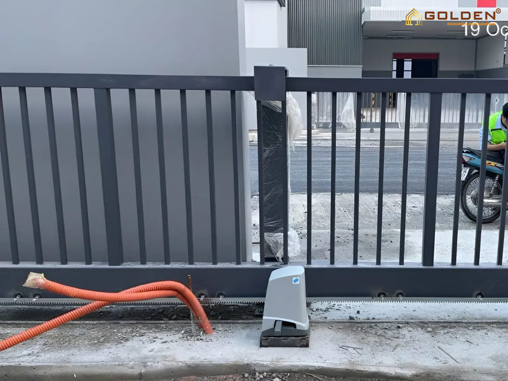Cửa cổng tự động Powertech tại KCN Yên Mỹ