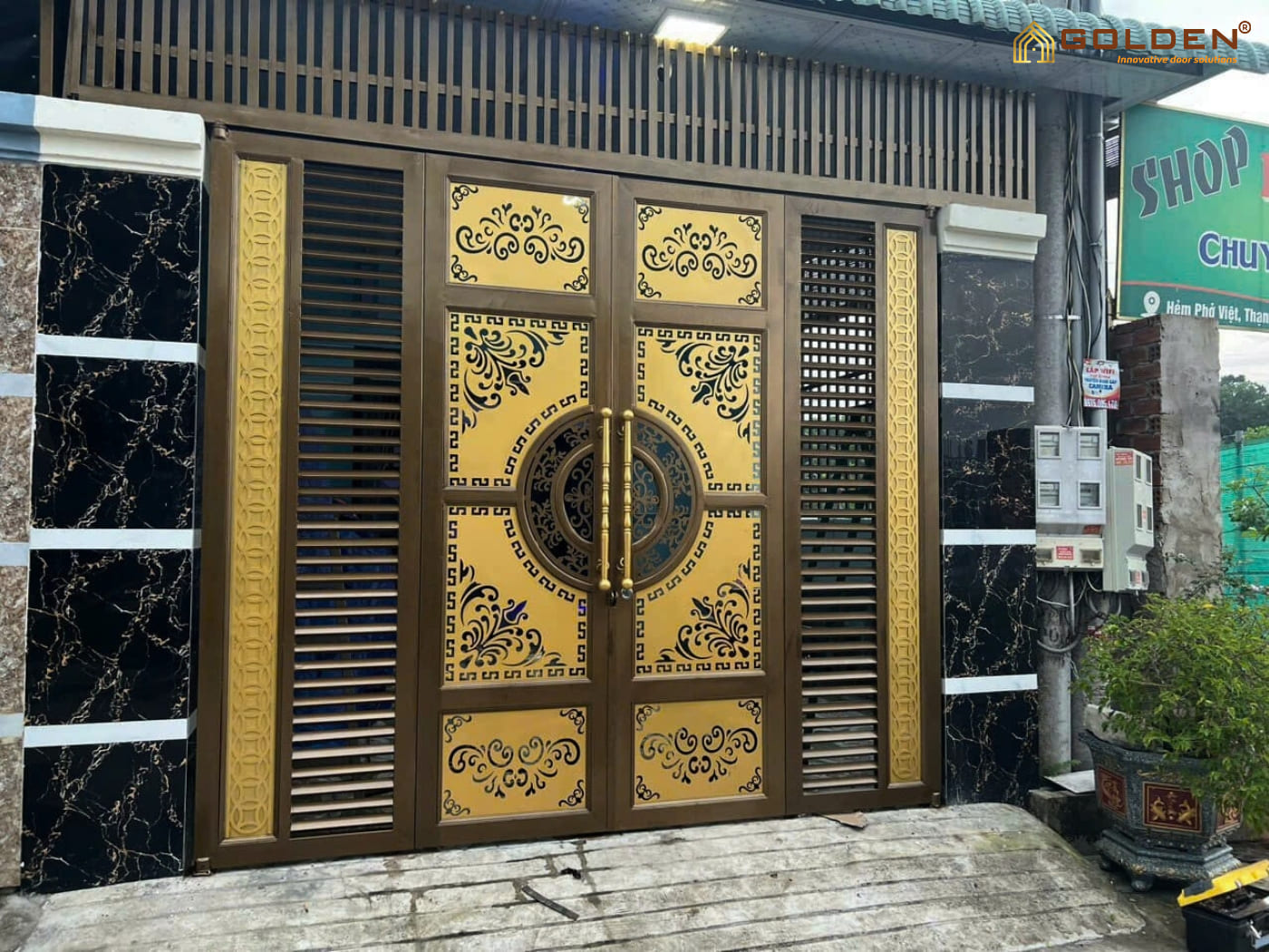 Mẫu cổng 4 cánh CNC kết hợp với sắt hộp