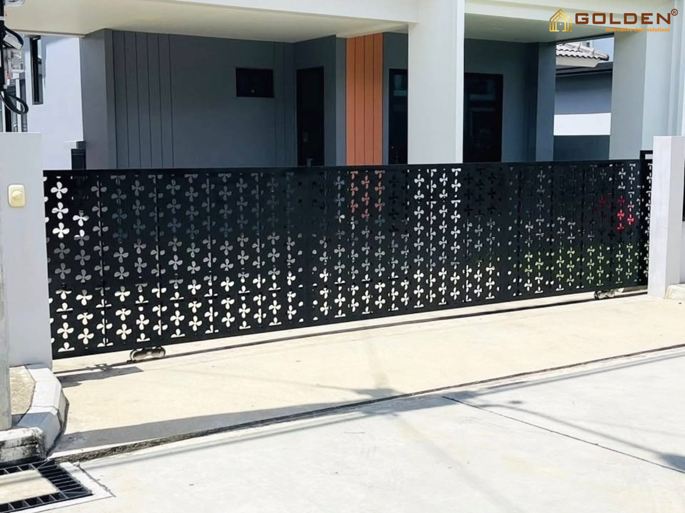 Mẫu cổng lùa sắt CNC ấn tượng
