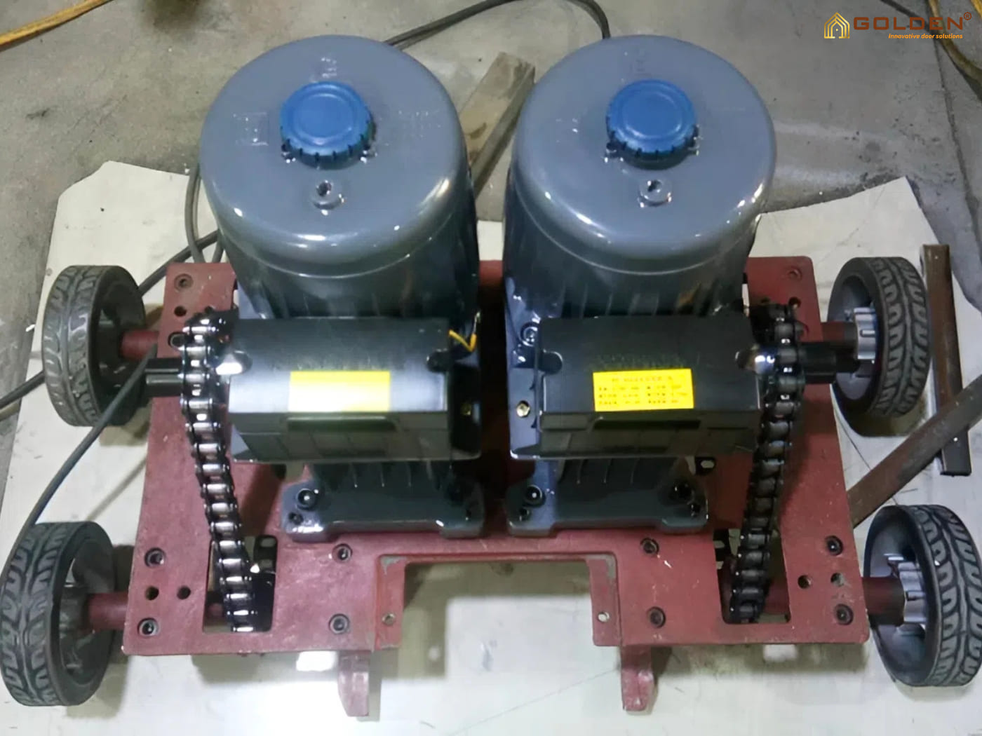 cấu tạo cổng xếp hợp kim nhôm
