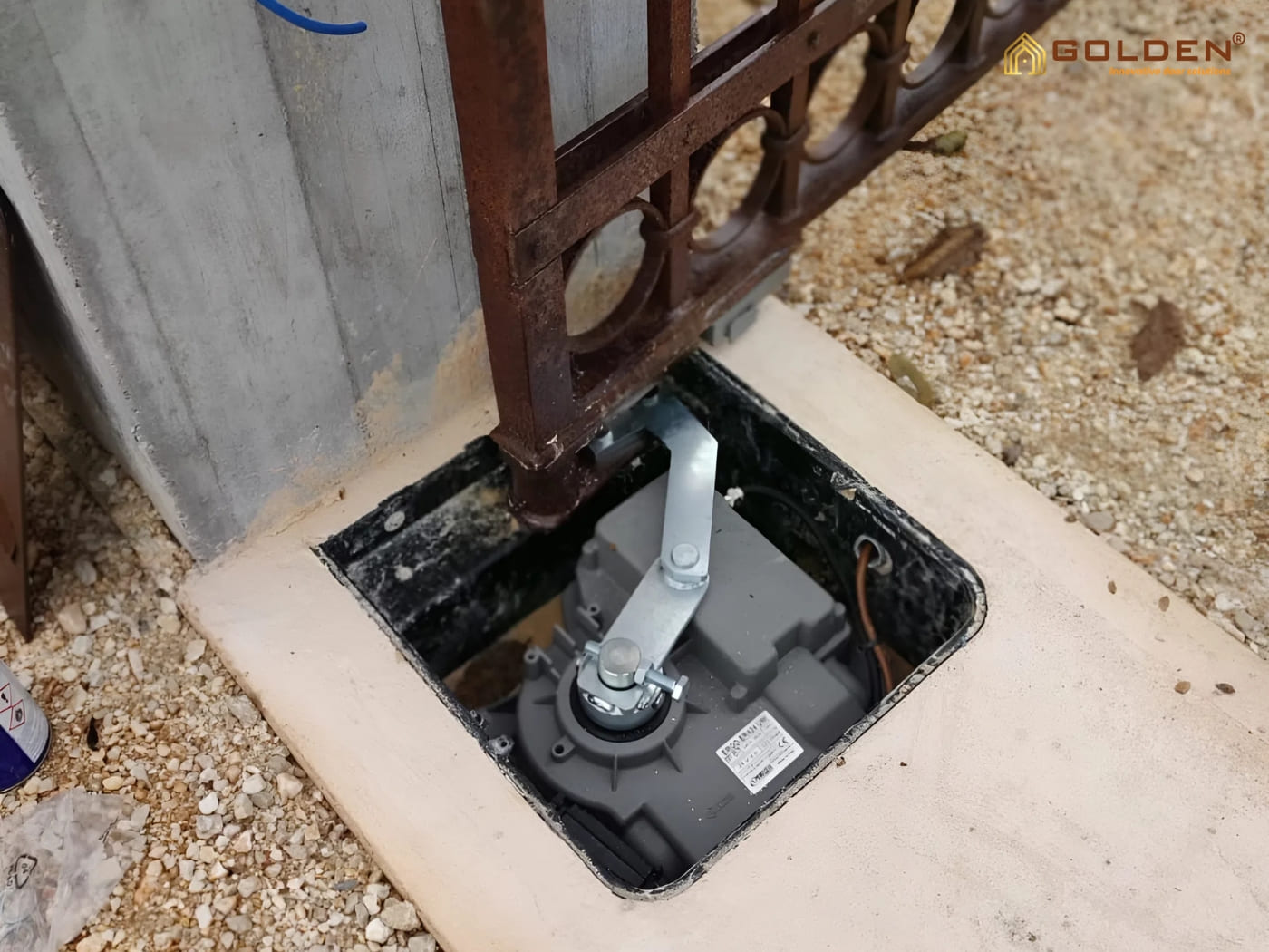 Motor cổng âm sàn