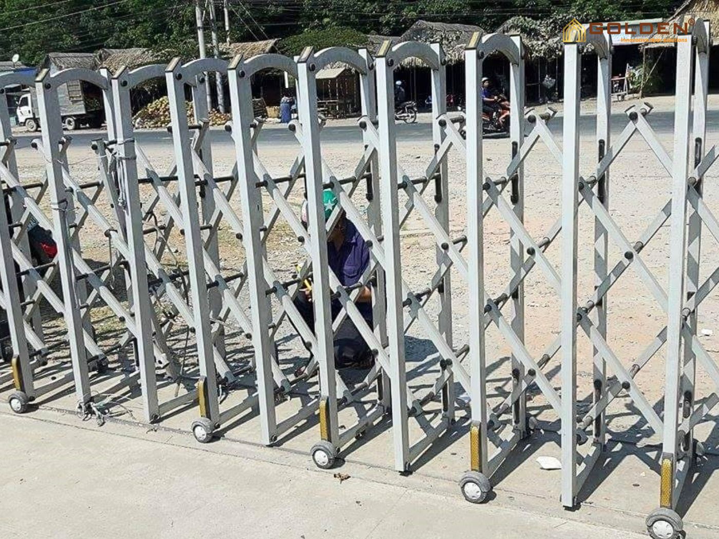 lỗi cổng xếp nhôm thường gặp