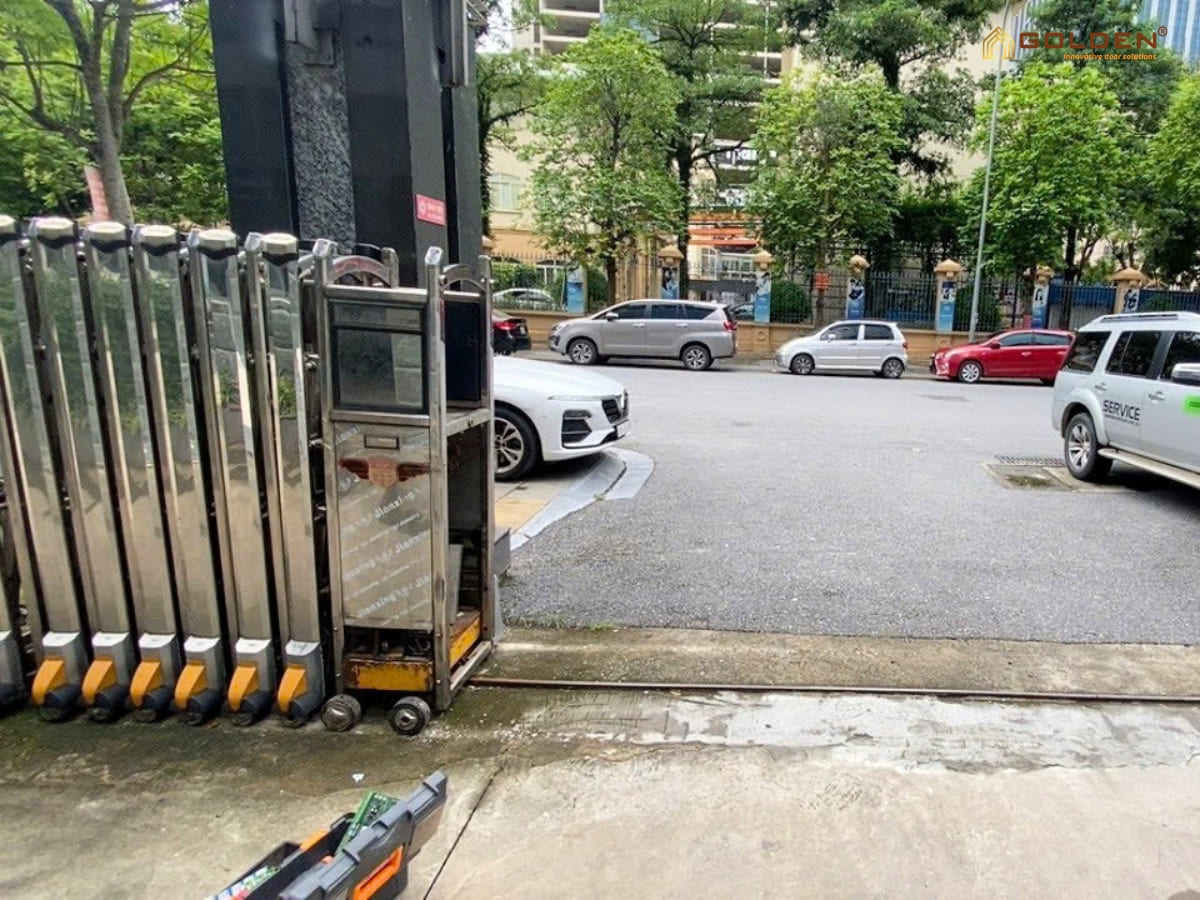 Sửa chữa ray cổng xếp