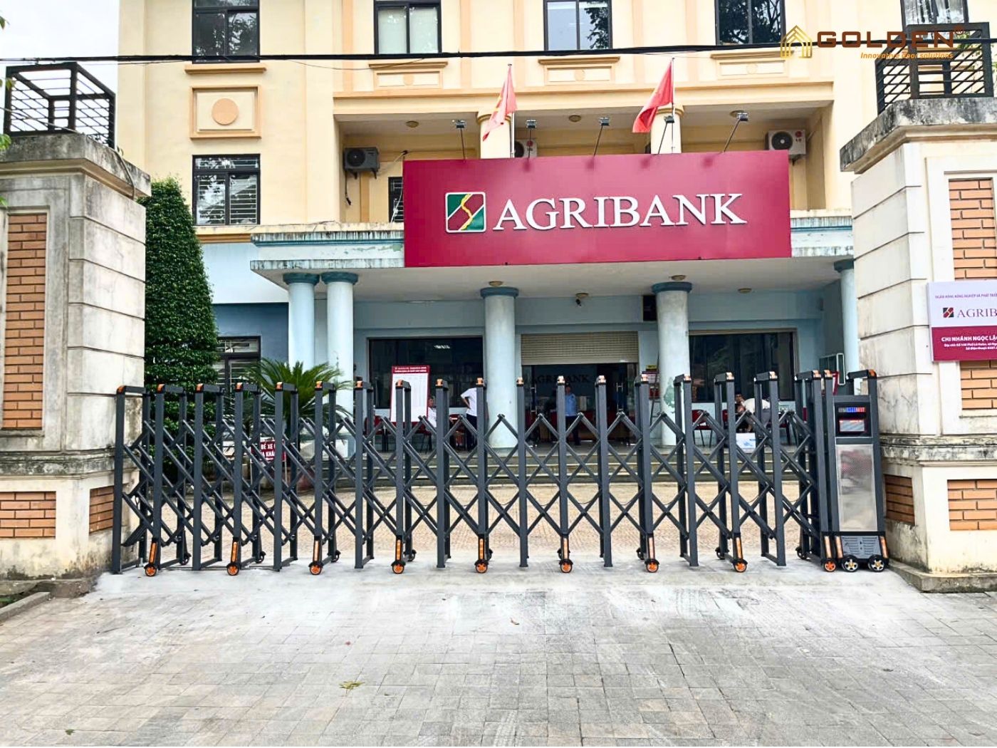 sử dụng cổng xếp tự động có an toàn không