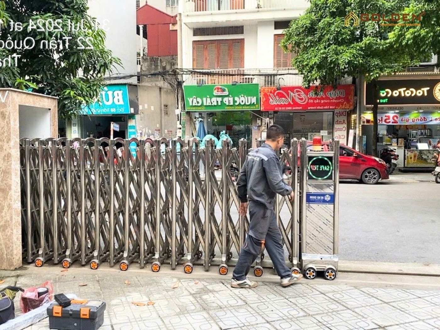 cách nhận biết cổng xếp bị xuống cấp