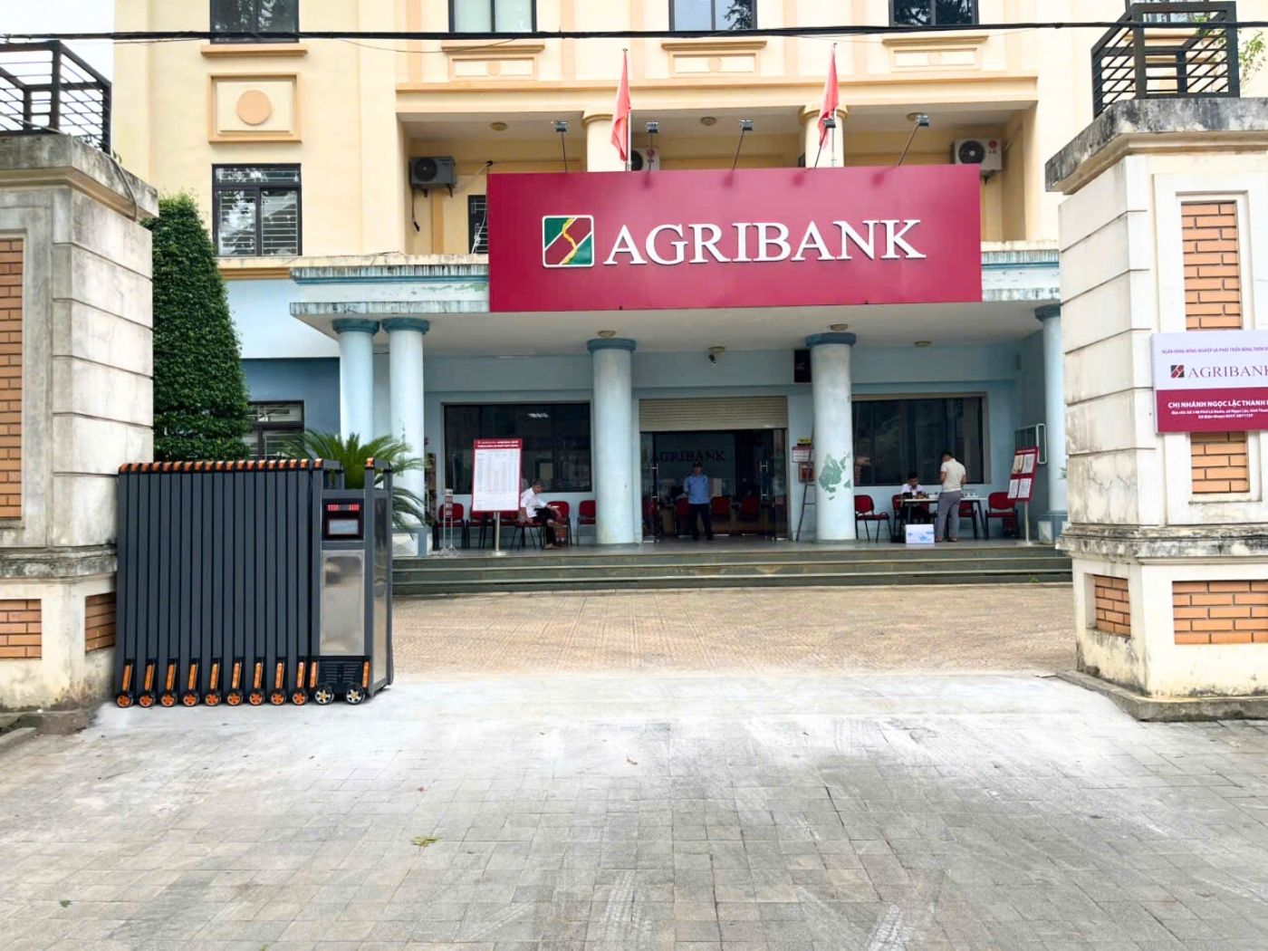 Mẫu cổng xếp hợp kim nhôm