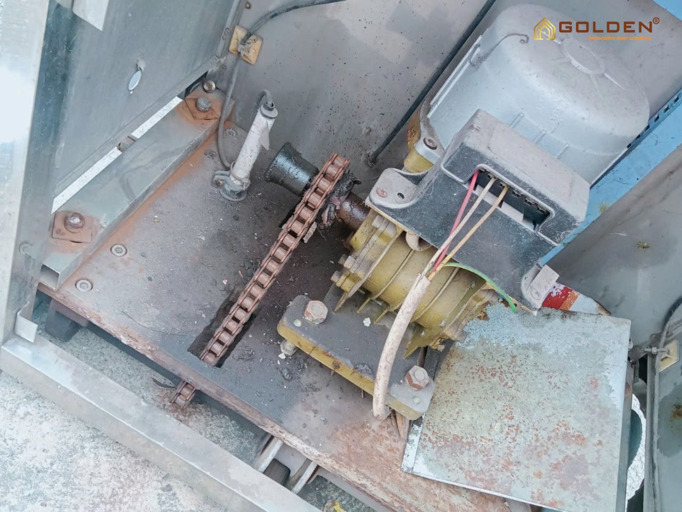 lỗi cổng xếp nhôm thường gặp