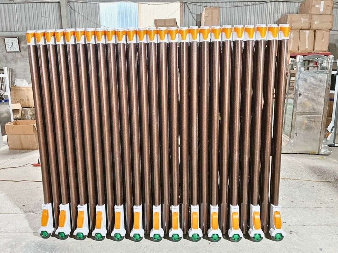 Mẫu cổng xếp nhôm