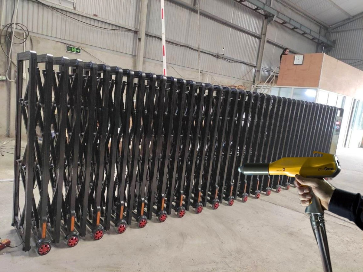 Công nghệ sơn tĩnh điện cổng xếp nhôm là gì? 3 công nghệ sơn tĩnh điện cổng xếp nhôm