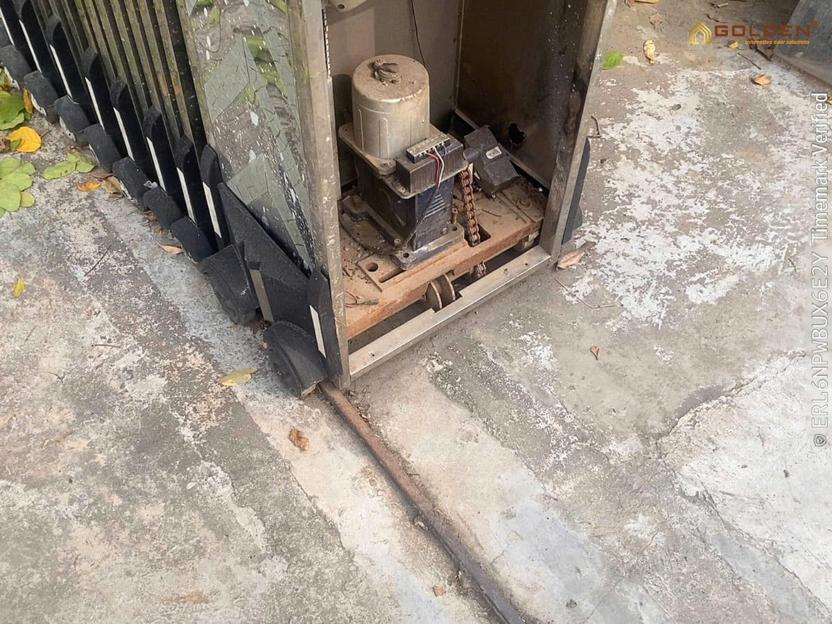 Sửa chữa ray cổng xếp