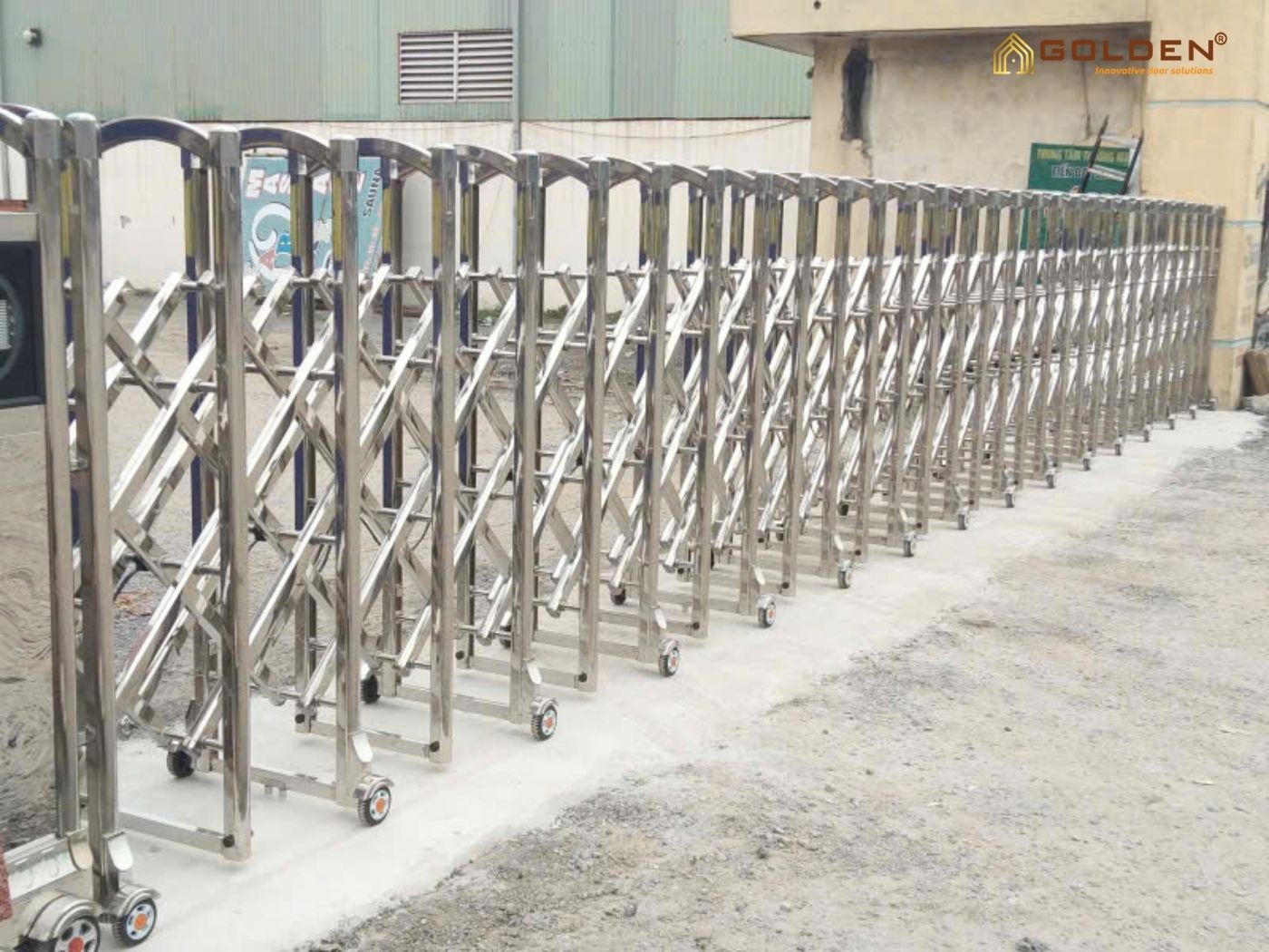 sử dụng cổng xếp tự động có an toàn không