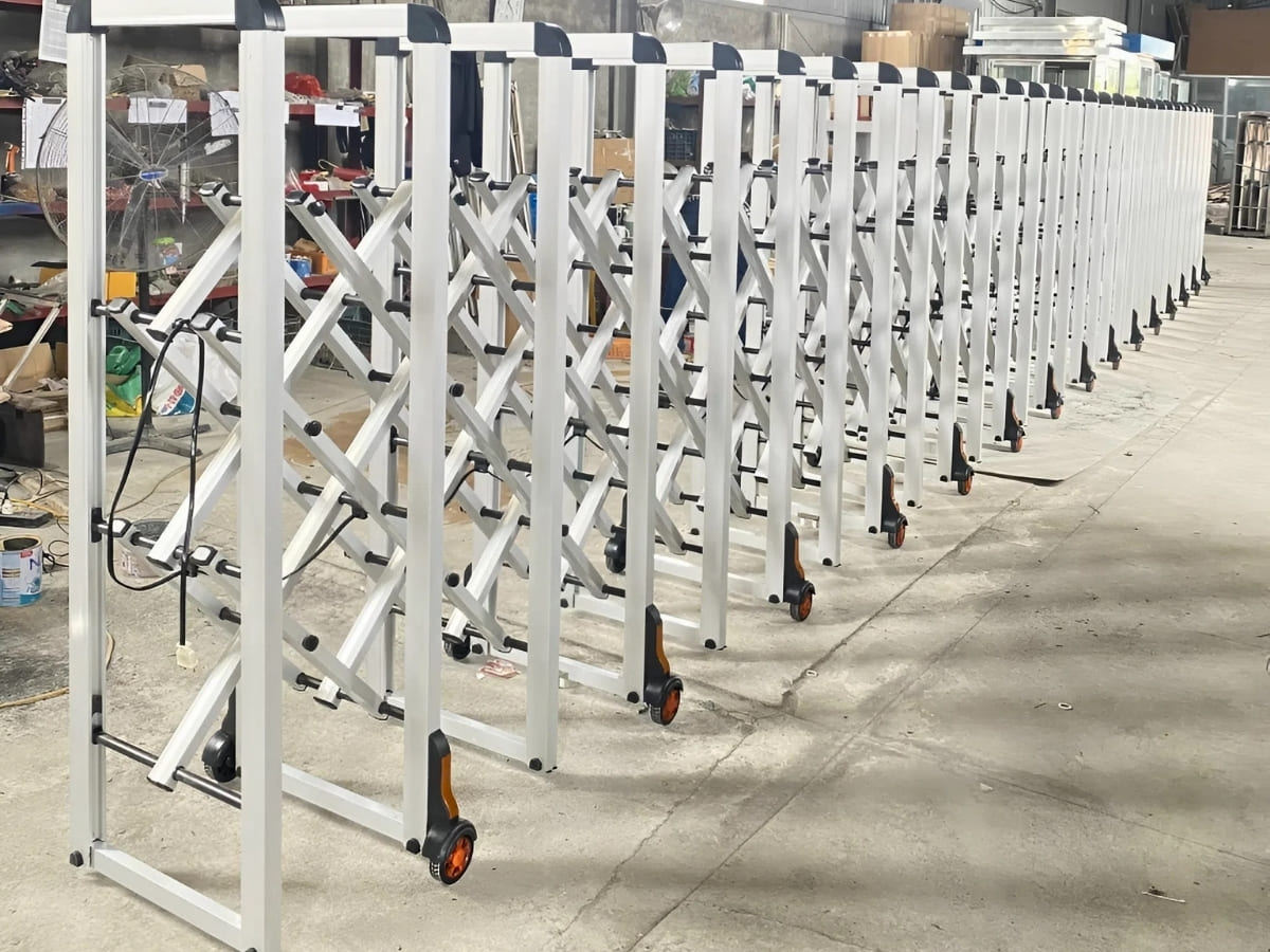 Công nghệ sơn tĩnh điện cổng xếp nhôm là gì? 2 công nghệ sơn tĩnh điện cổng xếp nhôm