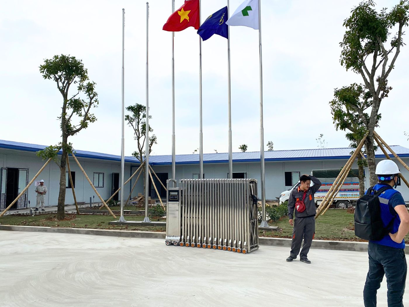 Mẫu cổng nhà xưởng