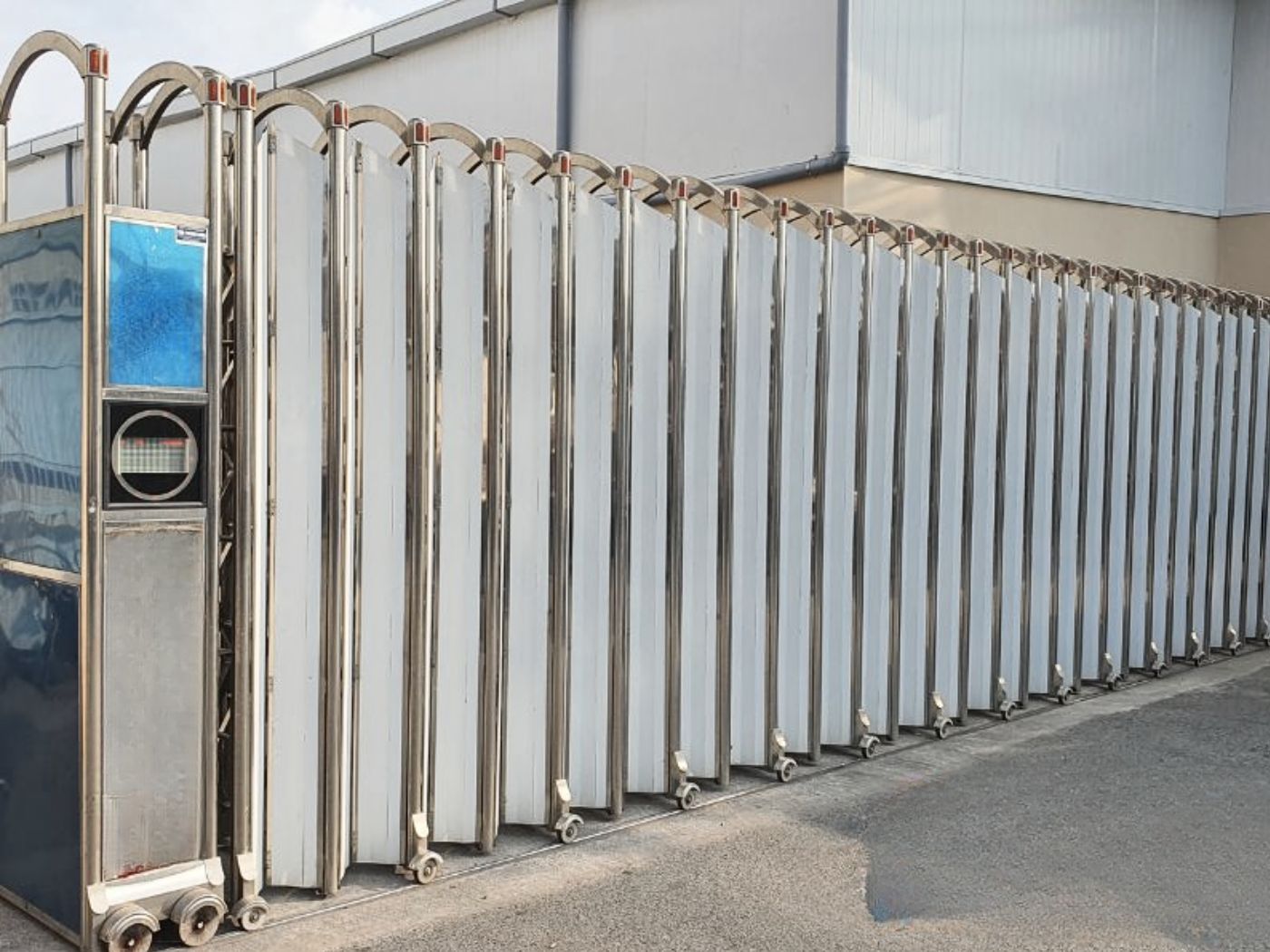 Mẫu cổng nhà máy