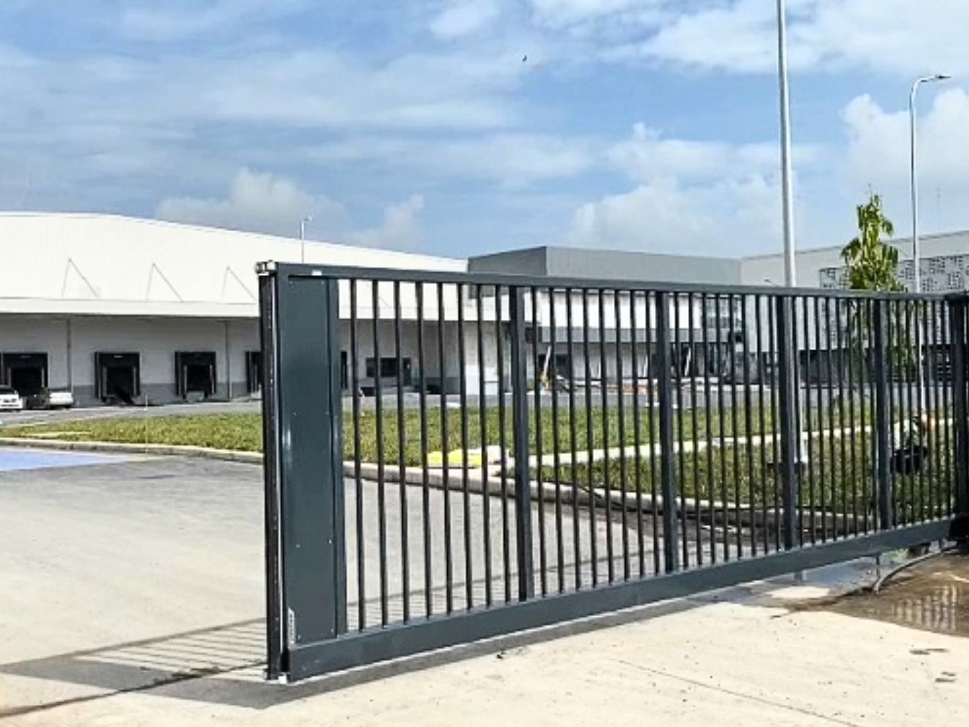 Mẫu cổng nhà máy