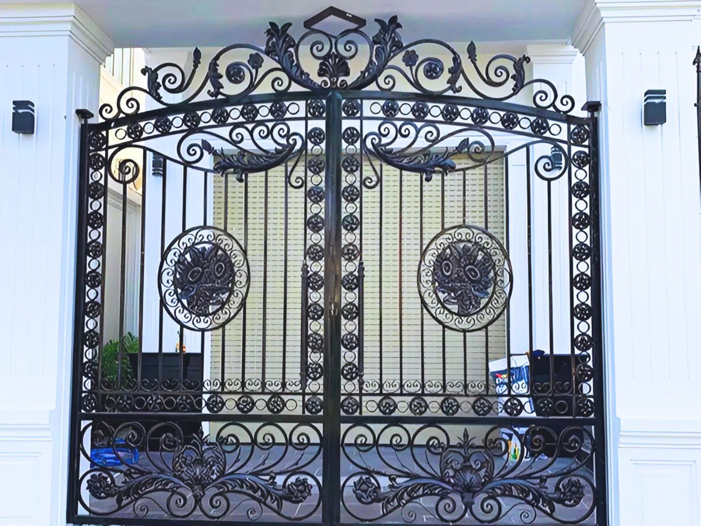 Mẫu cổng nhà tân cổ điển