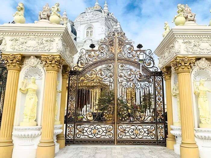 Mẫu cổng nhà tân cổ điển