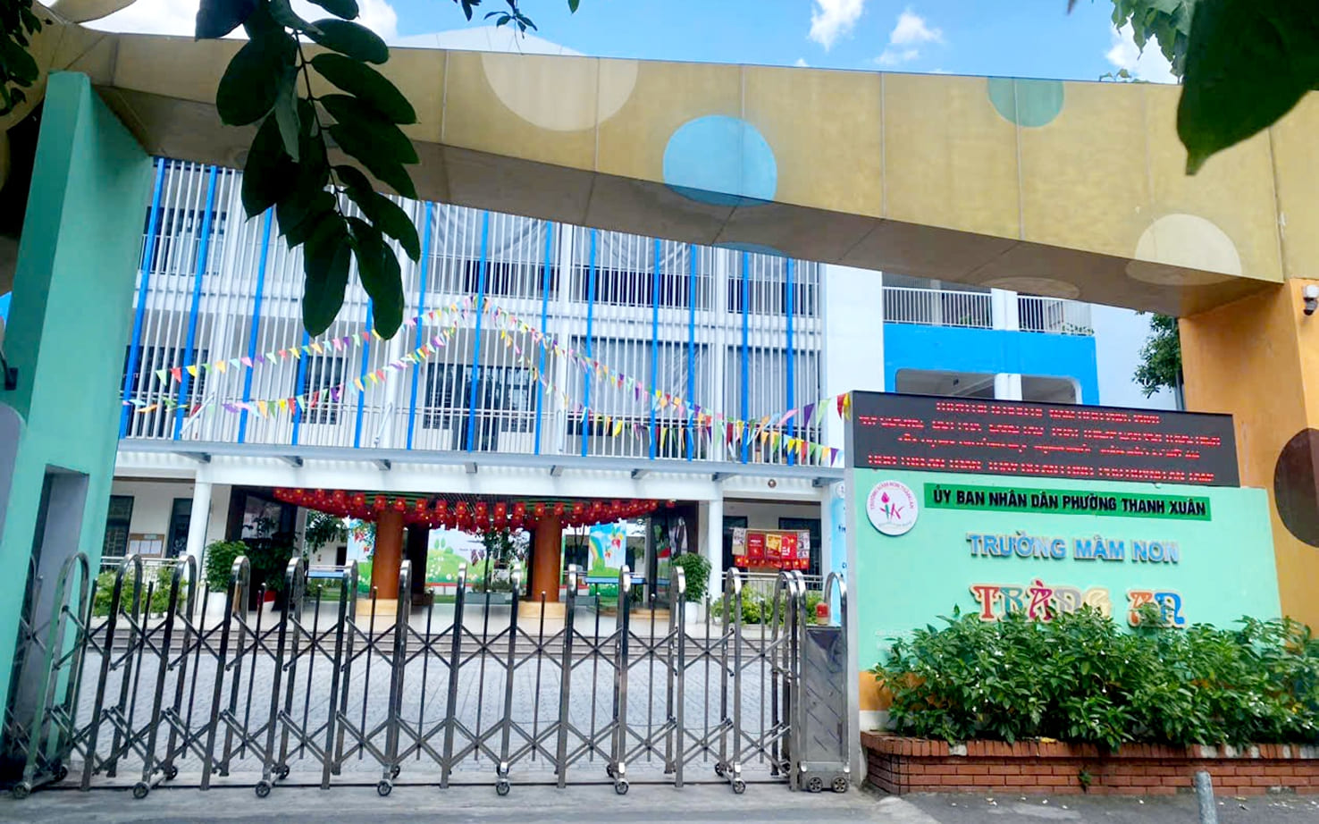 Cổng trường đẹp