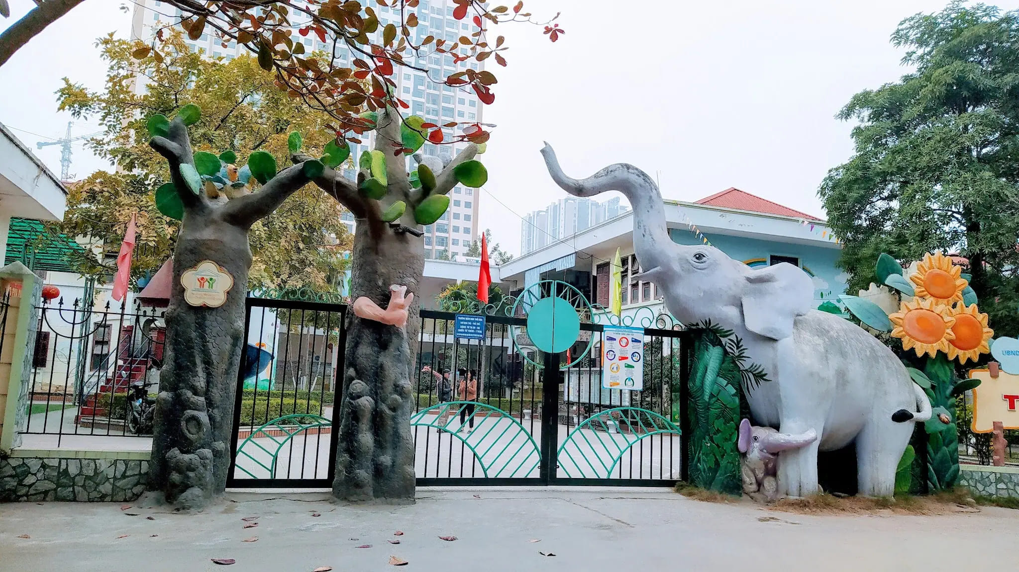 Cổng trường đẹp