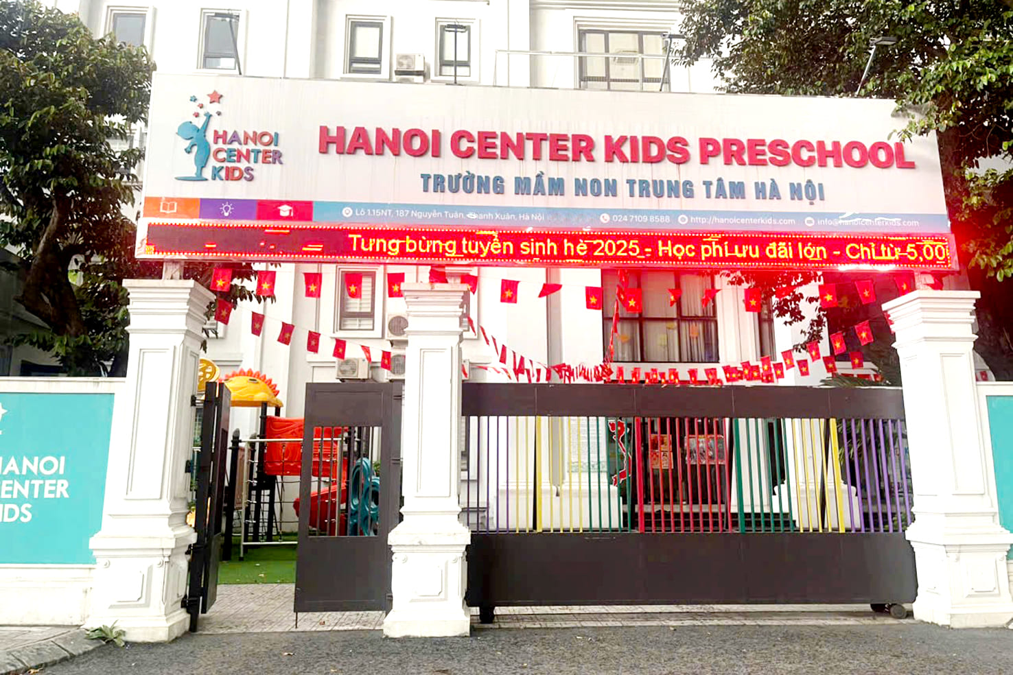 Cổng trường đẹp