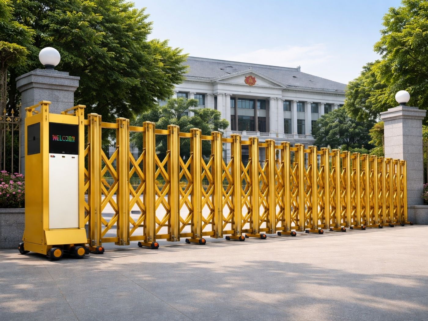Cổng xếp nhôm màu vàng