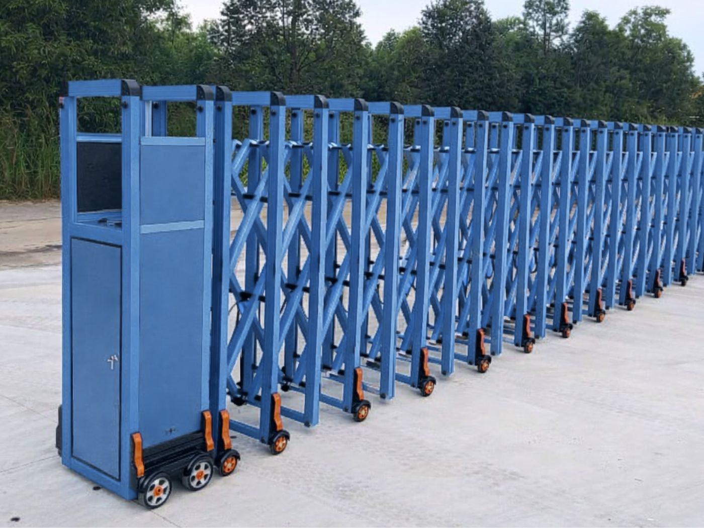 Cổng xếp nhôm GV08 màu xanh dương