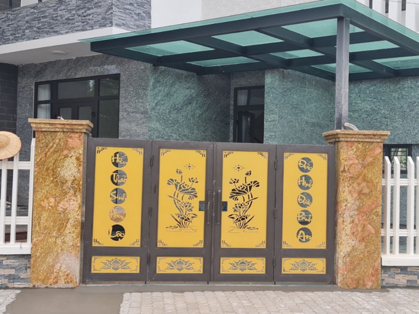 Cửa cổng chính đẹp