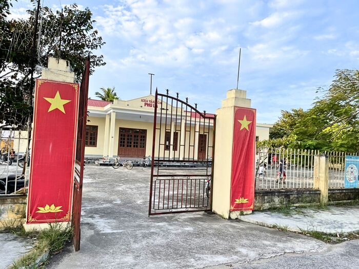 Mẫu cổng nhà văn hóa