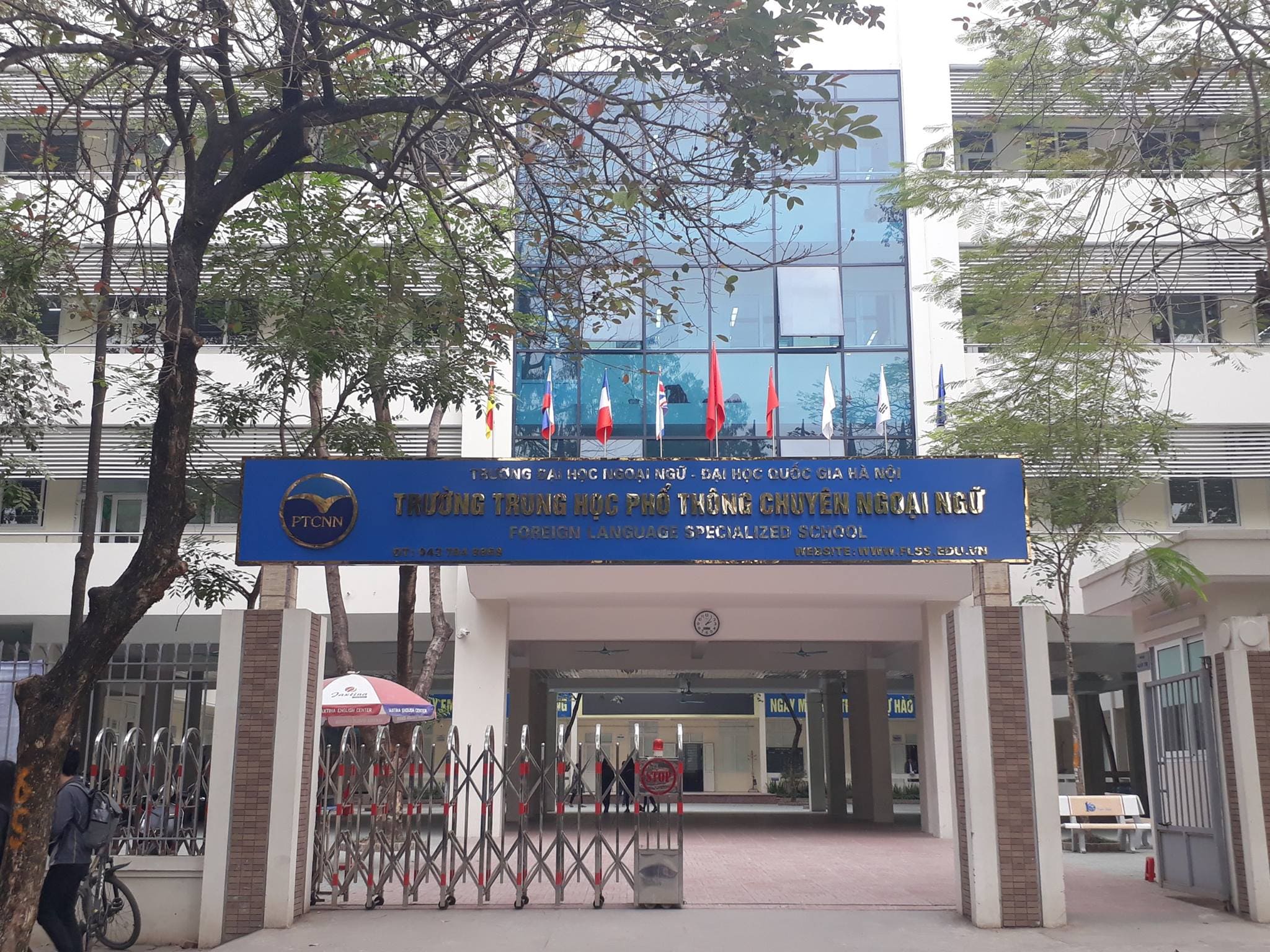 Mẫu cổng trường cấp 3 đẹp