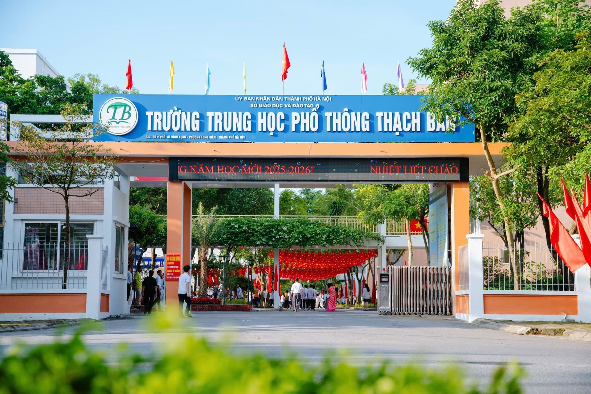 Mẫu cổng trường cấp 3 đẹp