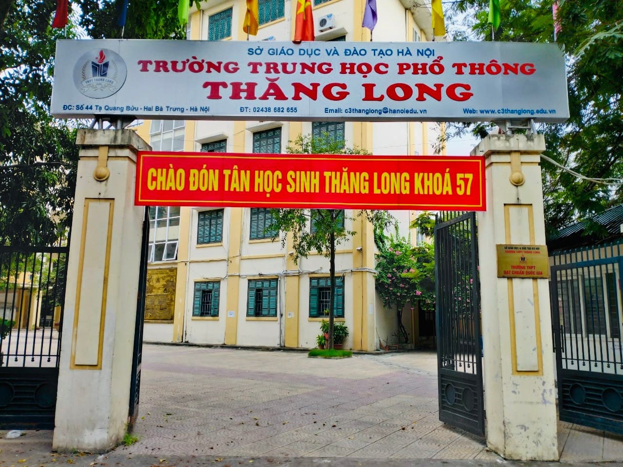 Mẫu cổng trường THPT đẹp