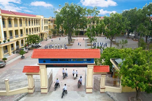 Mẫu cổng trường cấp 3 đẹp