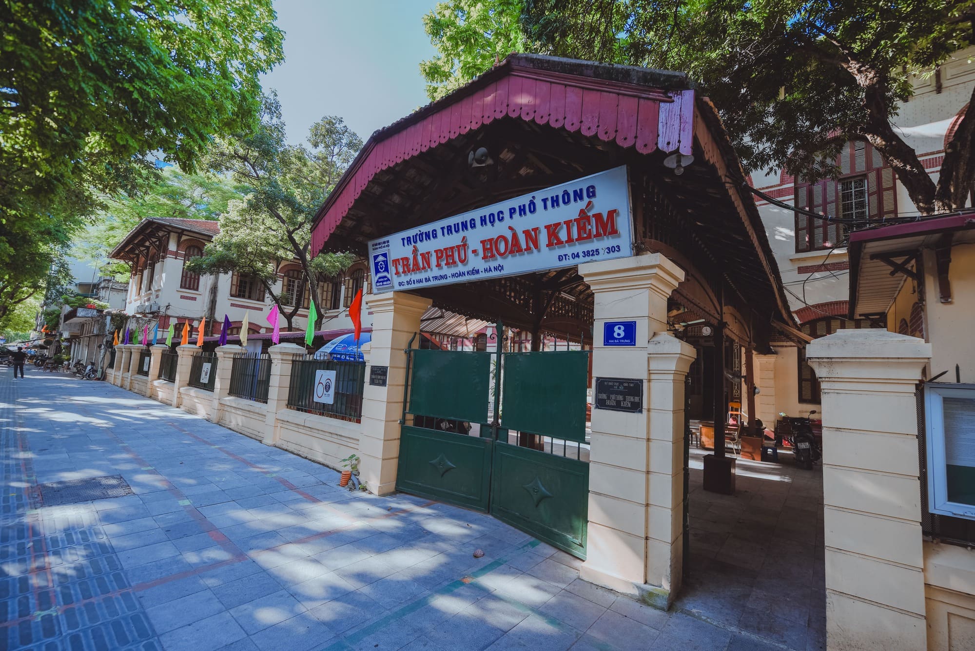 Mẫu cổng trường THPT đẹp