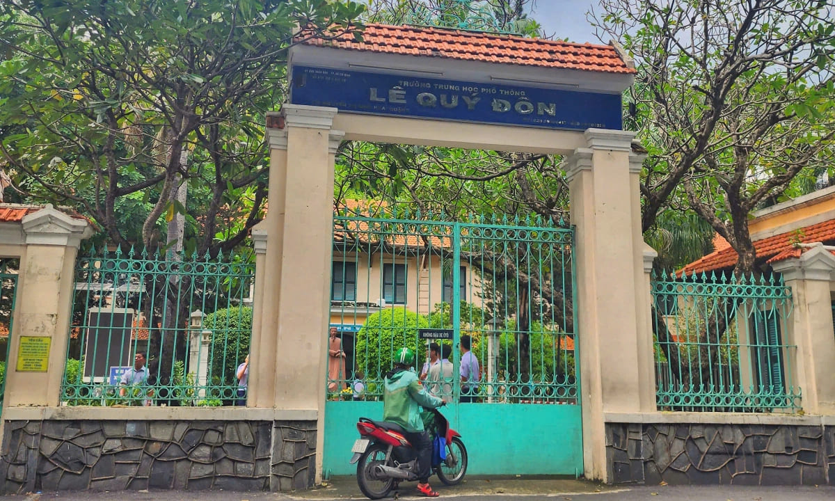 Mẫu cổng trường THPT đẹp