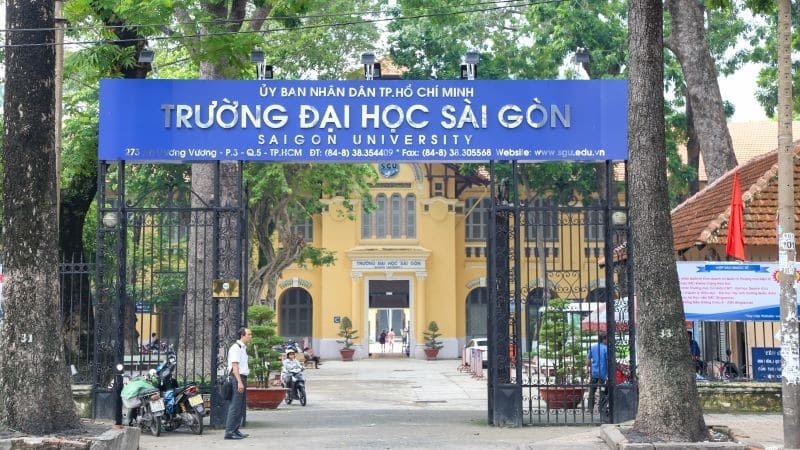 Mẫu cổng trường đại học đẹp