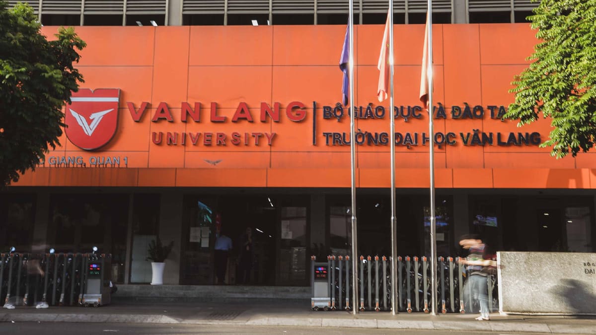 Mẫu cổng trường đại học đẹp