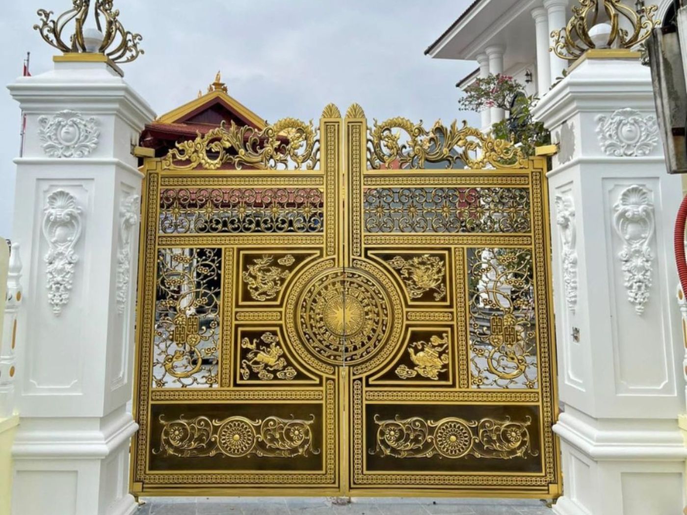 Cổng tứ linh