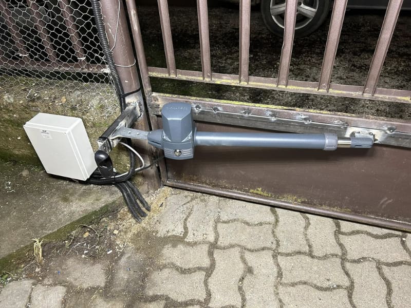 Cổng tự động tay đòn Proteco Leader TI 3