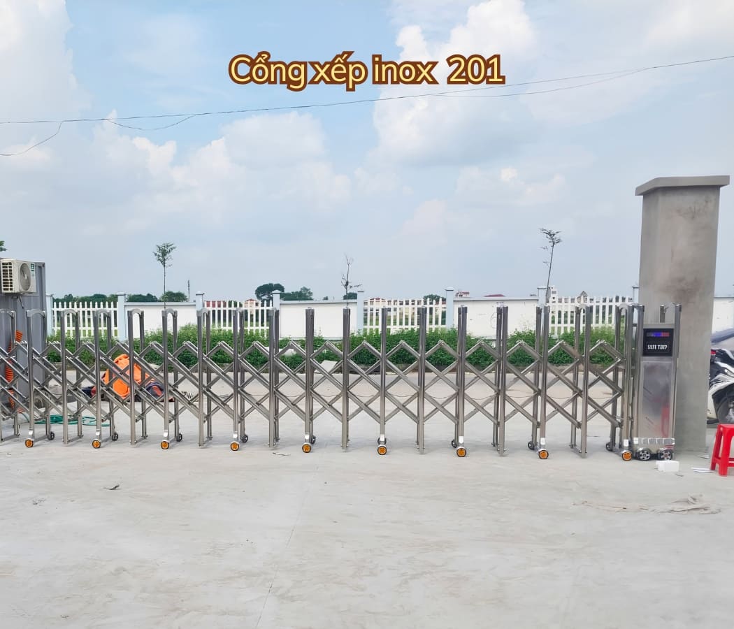 Cổng xếp inox 201